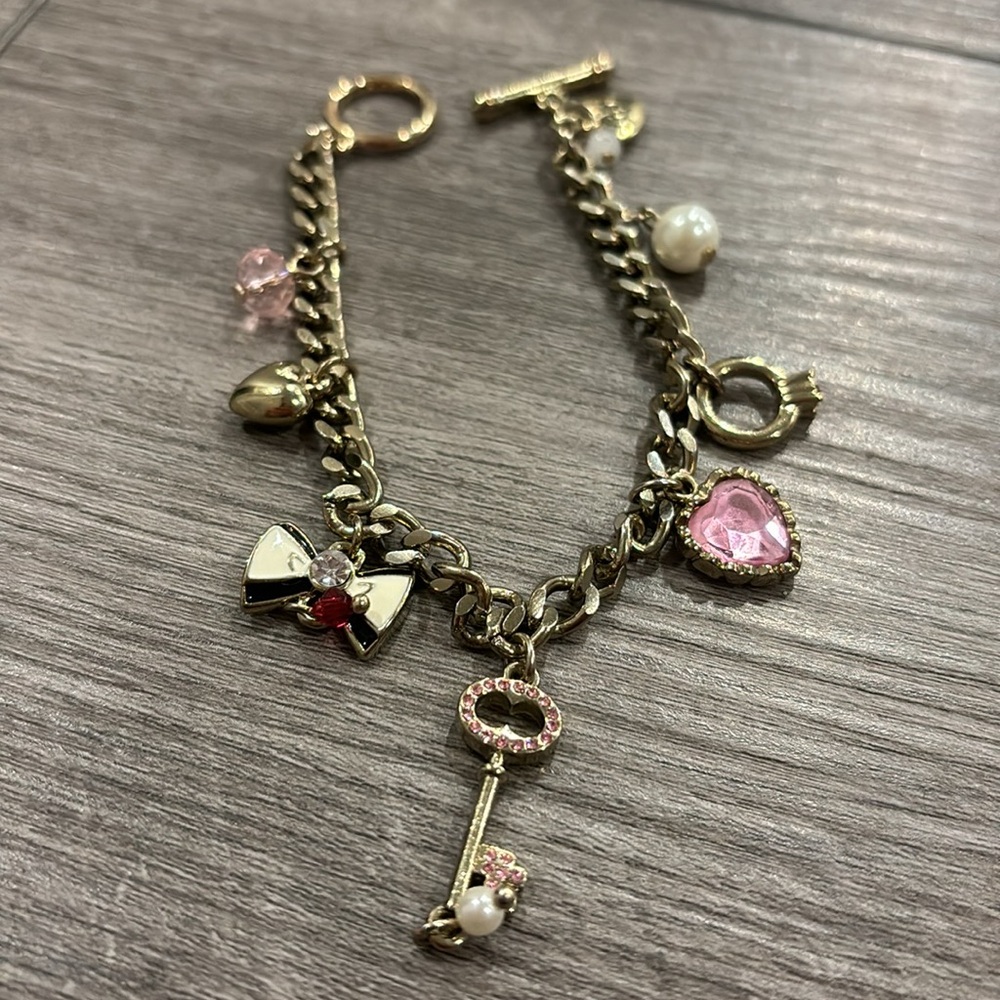 Betsey Johnson Gold Tone With Charms Toggle Bracelet Key Bow Heart Pearl Ring